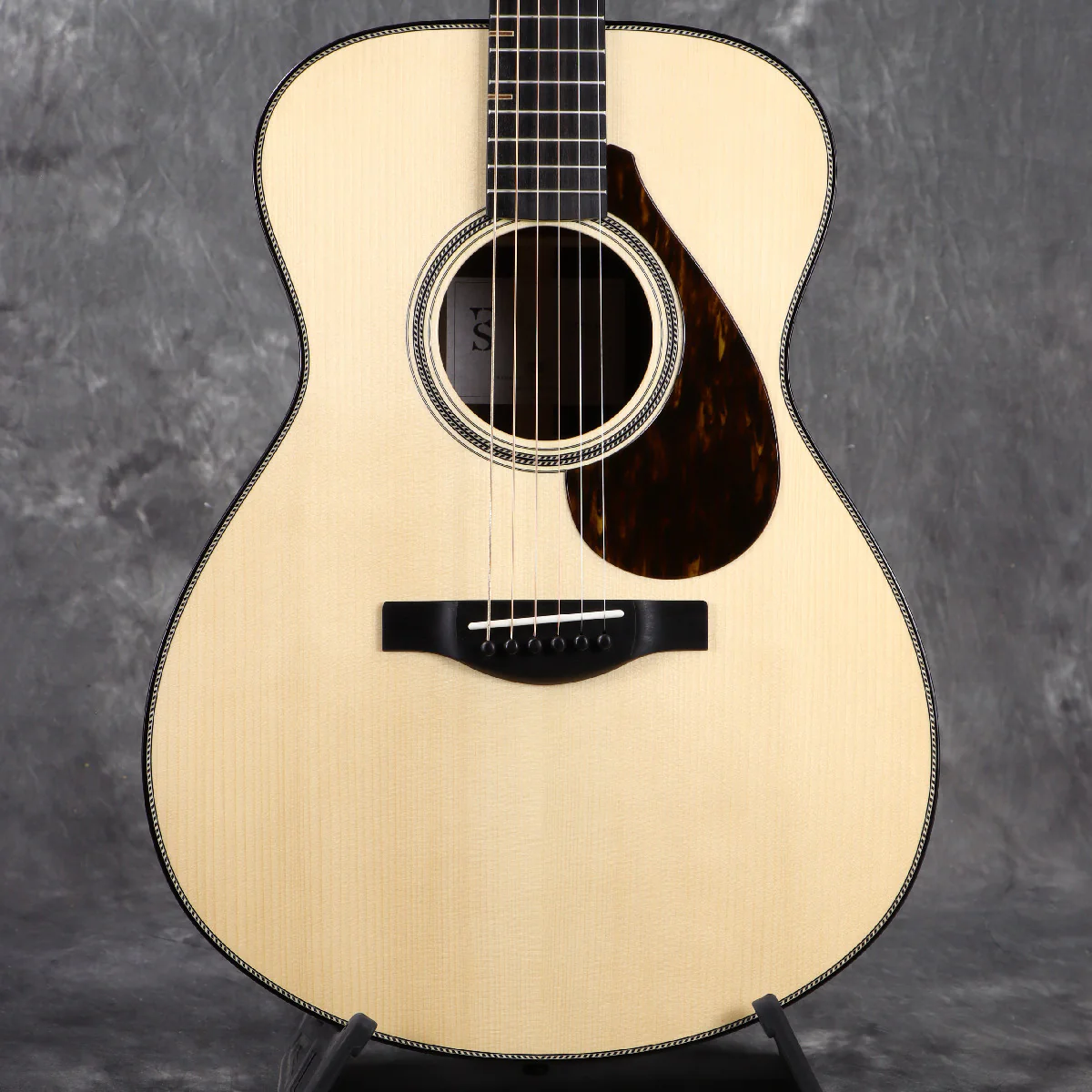 Acoustic guitar [Acoustic guitar/Electric acoustic guitar]